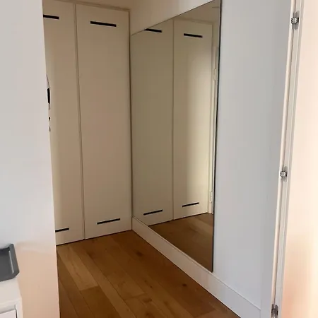 Special On Lakeside Apartment *