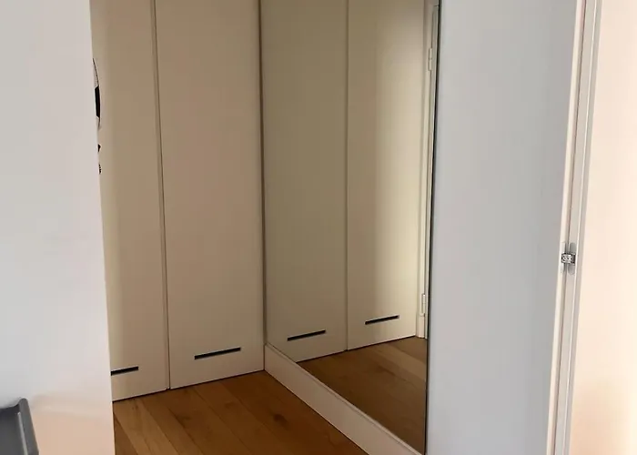 Special On Lakeside Apartment *